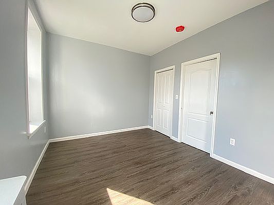 4th image of 30-10 42nd St #3R