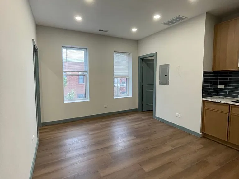 1001 W 31st St #2 — Photo 3