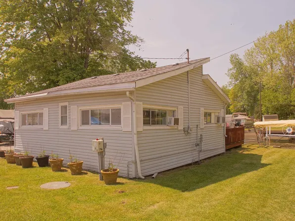 10 Ems B61h Ln, Warsaw, IN 46582