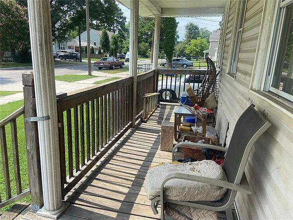 2nd image of 2941 Marne Ave