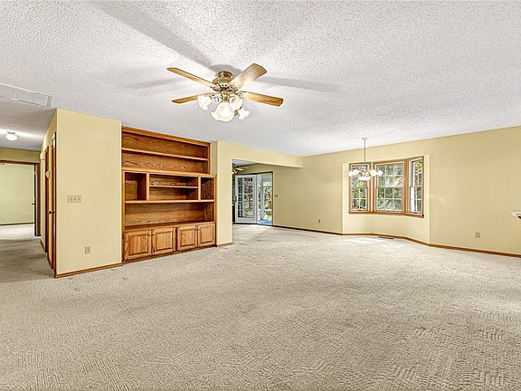 5th image of 2400 NW Turner Dr