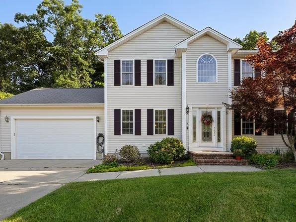 3 Joy Rd, New Bedford, MA 02740