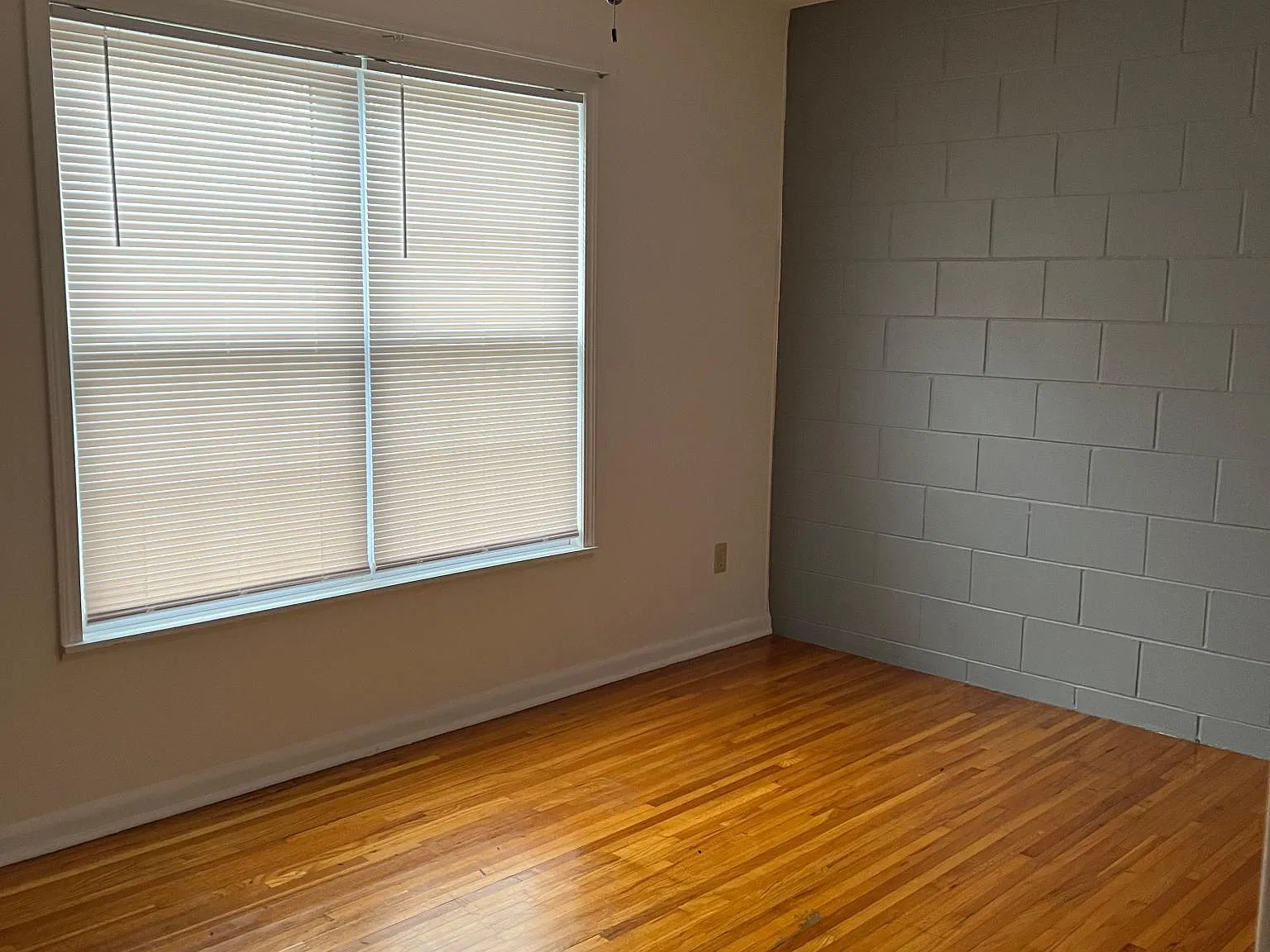 3 bed, 1200 sqft, $1,200 — Photo 4
