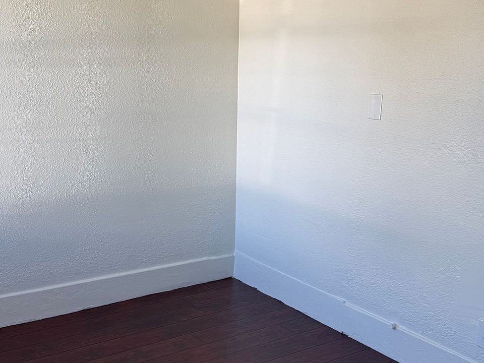 1st image of 10526 Gorman Ave #1