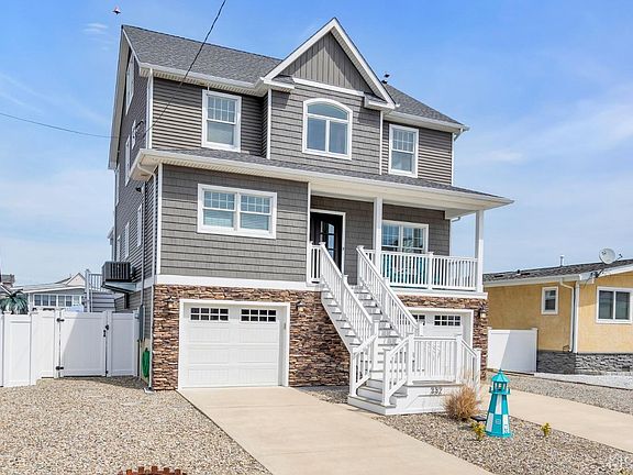 3rd image of 332 Stephan Ave