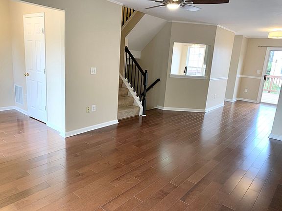 4th image of 4 Putman Ct