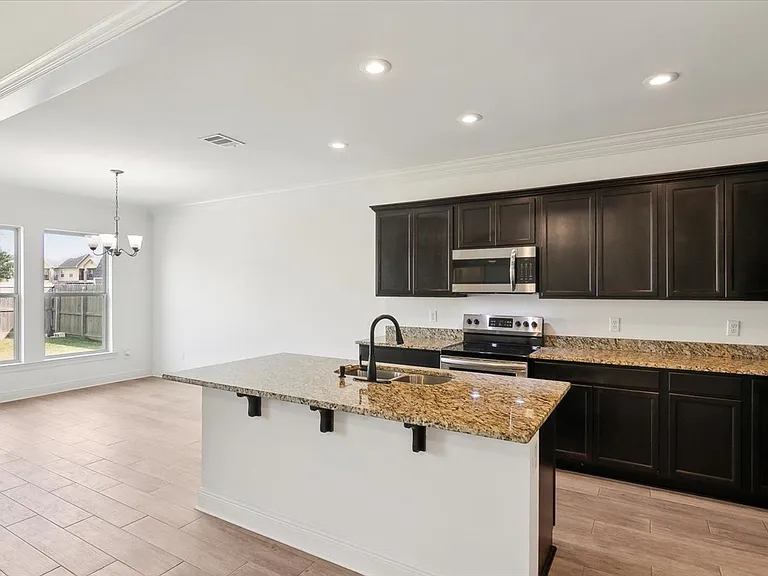 1013 Cypresswood — Photo 12