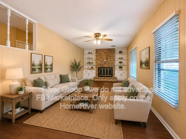 920 Yale St, River Oaks, TX 76114