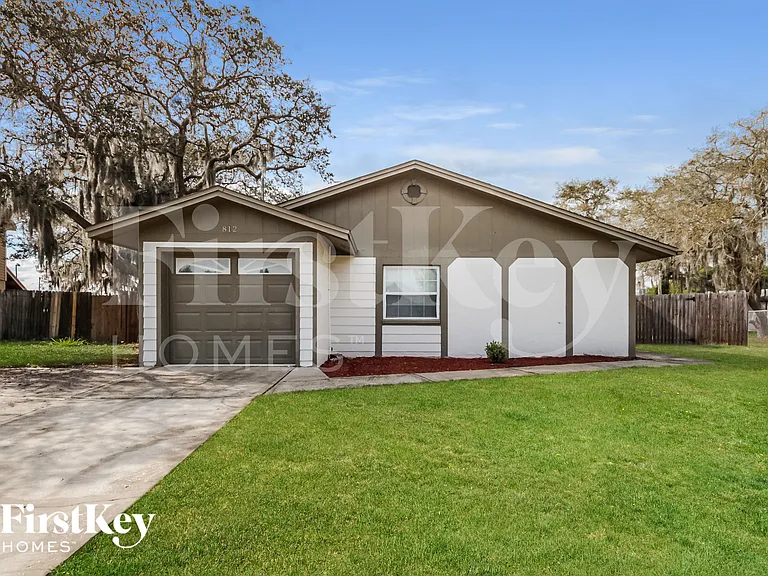 812 Whisper Lake Ct — Photo 1