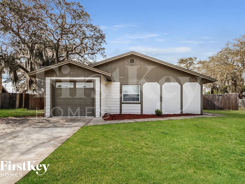 1st image of 812 Whisper Lake Ct