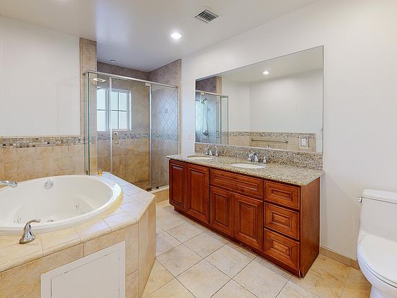2nd image of 401-1742 Federal Ave #401