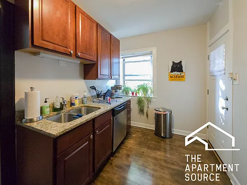 1825 W Winona St #3 Photo 1