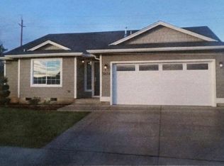 3424 Red Arrow Dr, Lebanon, OR 97355