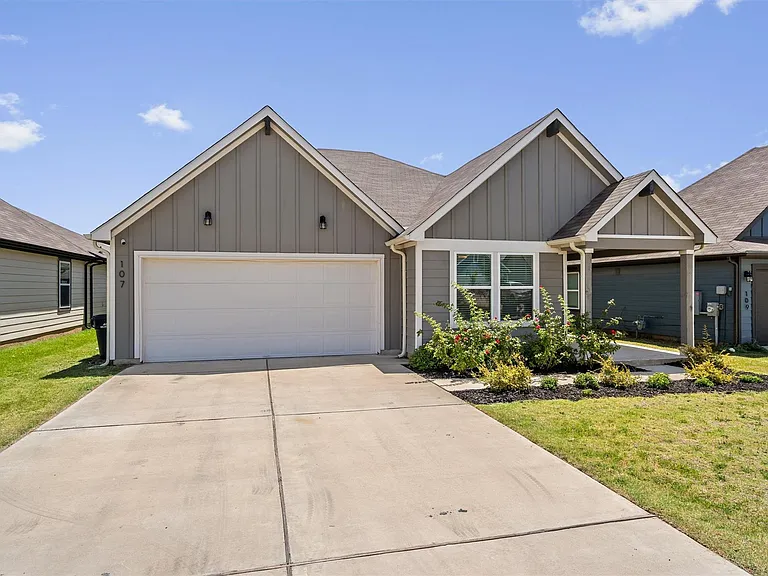 107 Aransas River Rd — Photo 1