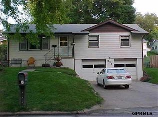 821 N Main St, Elkhorn, NE 68022