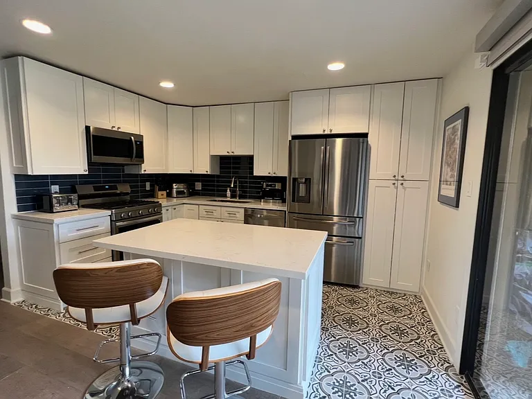 4950 N Miller Rd #219 — Photo 2