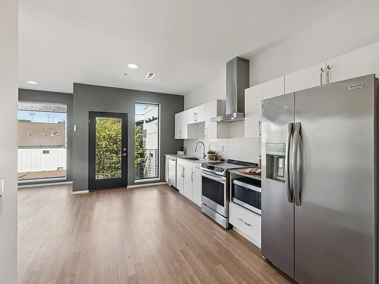806 Olympic St #407 — Photo 18