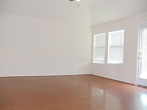 2nd image of 1221 Pine Forest Dr