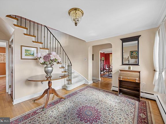 3rd image of 239 Brydon Rd