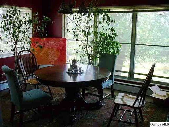 Home for Sale in Ursa, IL $135,000