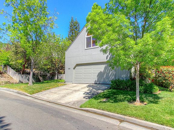 2nd image of 1336 Foothill Drive