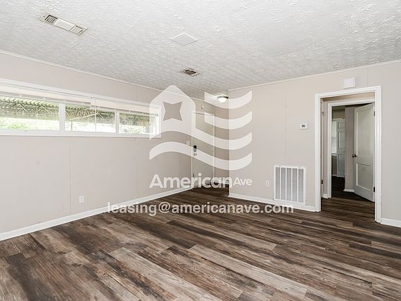 1299168_003_living_room_4.jpg