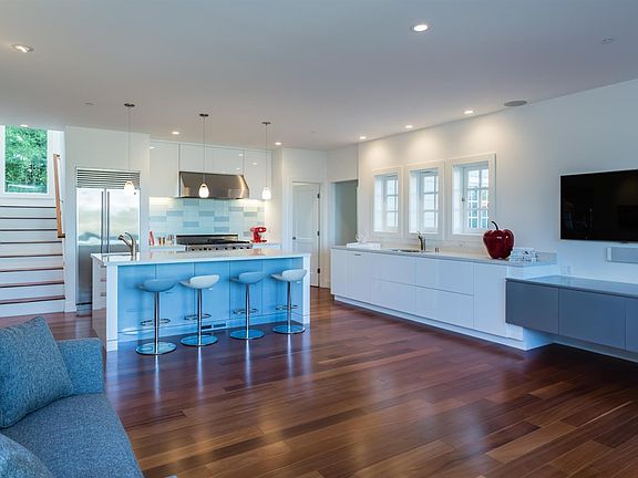 4th image of 110 Wisteria Way