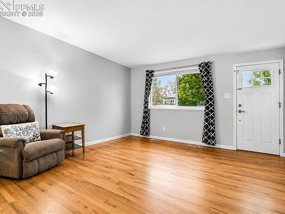 3rd image of 4014 Tennyson Ave
