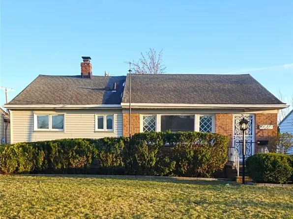 20646 Bowling Green Rd, Maple Heights, OH 44137