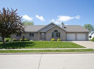 4771 Colonel Dr, Dubuque, IA 52002