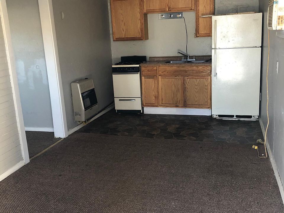 2nd image of 907 E 14th St #A