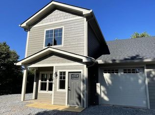 216 Neely Rd, Brevard, NC 28712