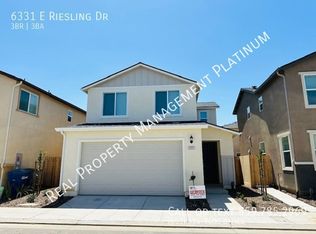 6331 E Riesling Dr, Fresno, CA 93727