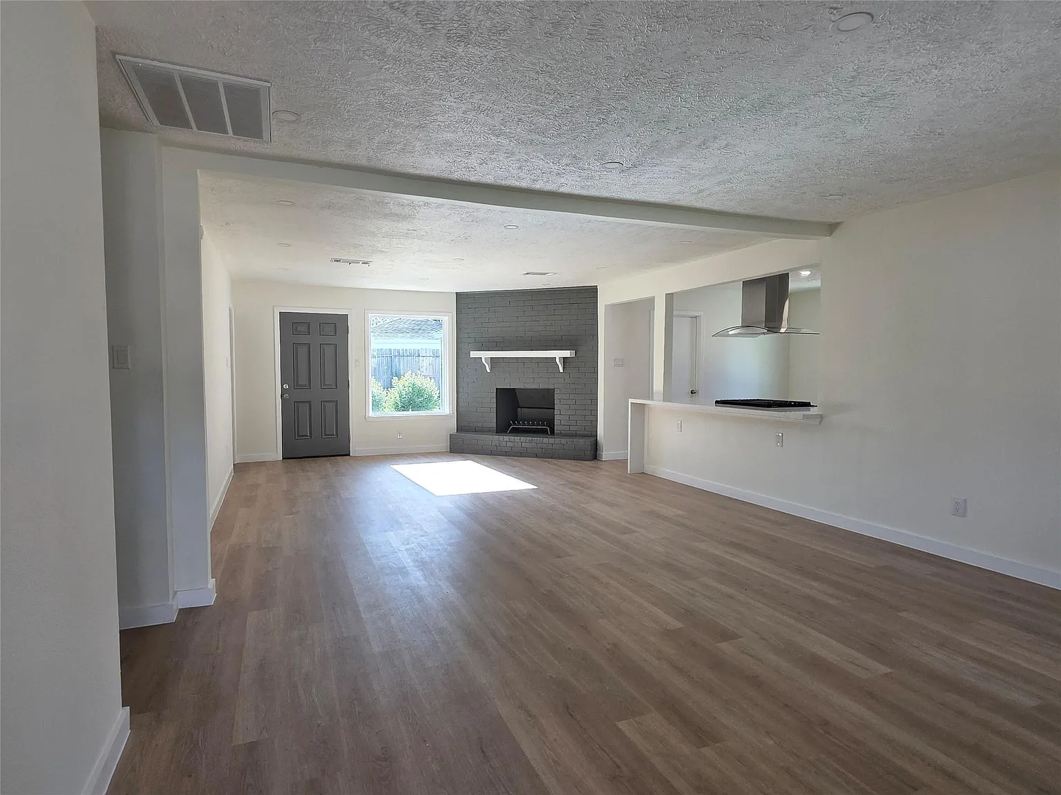 4 bed, 1719 sqft, $1,850 — Photo 4