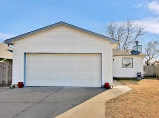 911 E Idlewild St, Wichita, KS 67216