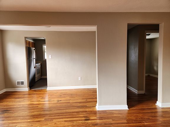 4th image of 1043 S Broadview Blvd