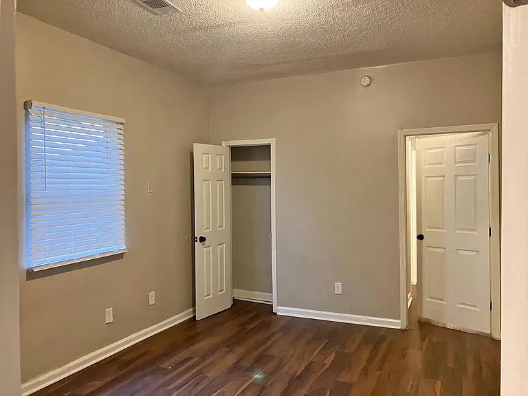 2562 N Galvez St — Photo 5