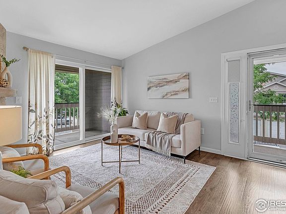 4th image of 1120 Opal St #202
