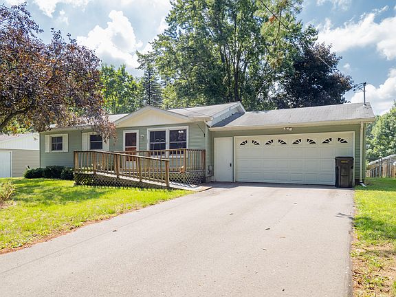 2nd image of 195 Dundee Dr