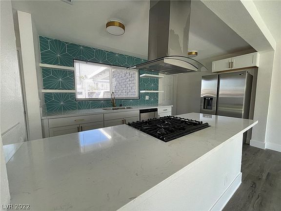 3rd image of 2113 Santa Paula Dr