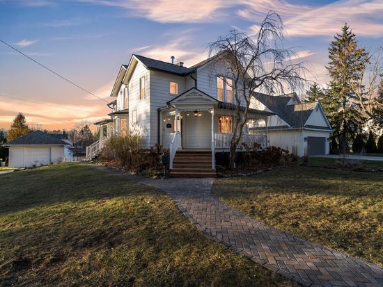 604 N State St, Howell, MI 48843