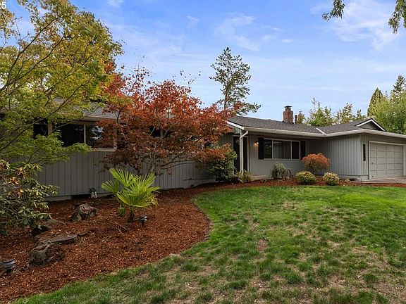 3rd image of 20624 SW Rosa Dr