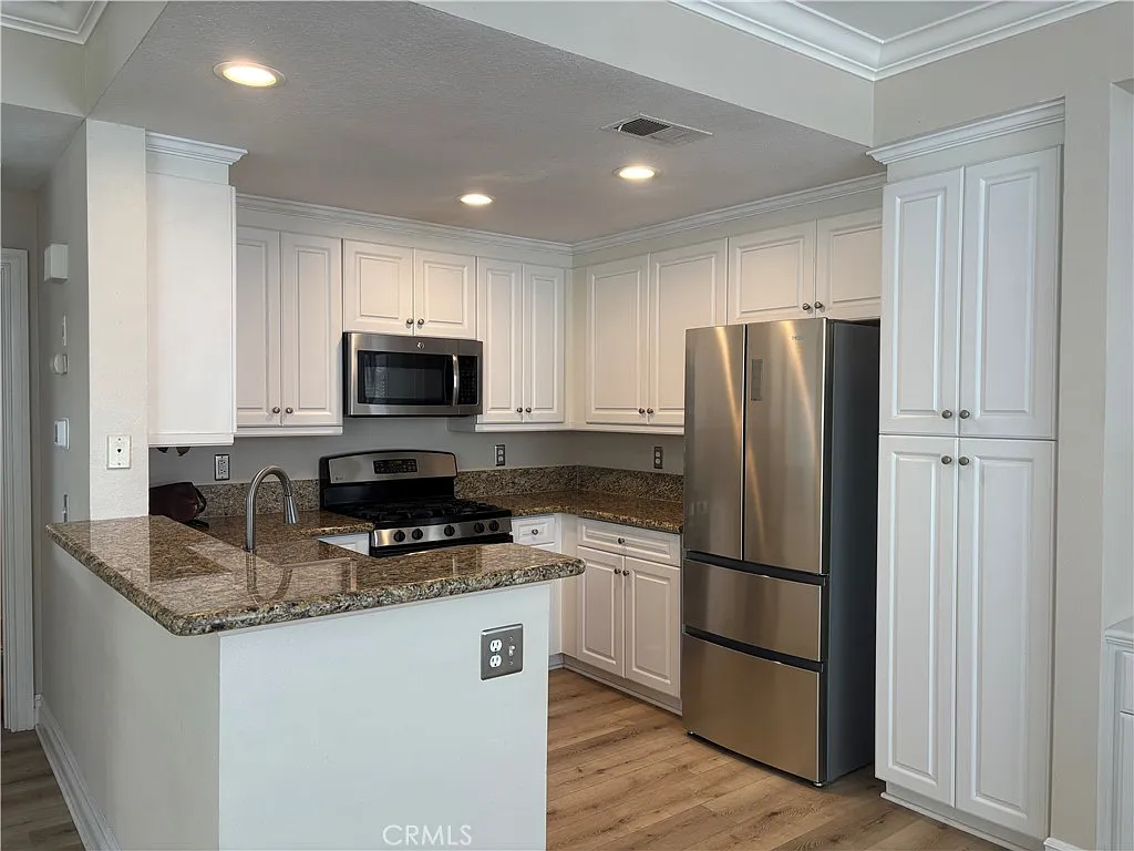 1 bed, 762 sqft, $2,700 — Photo 4