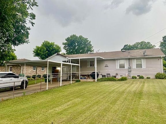 3rd image of 704 N Cave St
