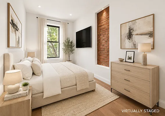 Bedroom, photo 1