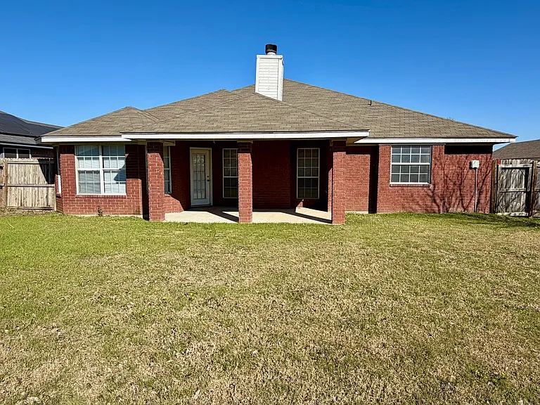 2202 Amethyst Dr — Photo 12
