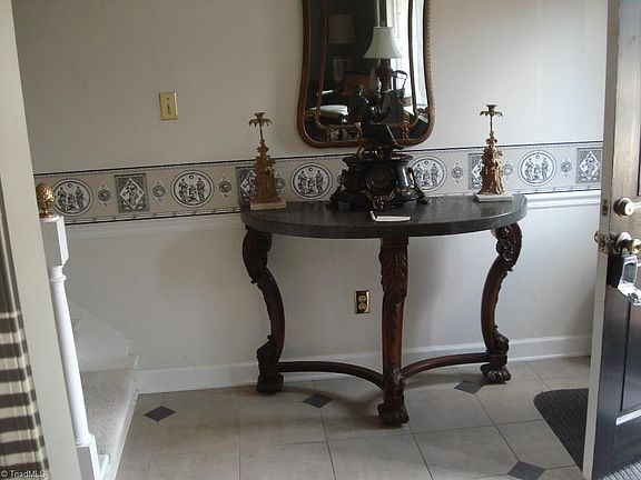 4th image of 23 Fountain Manor Dr Unit D