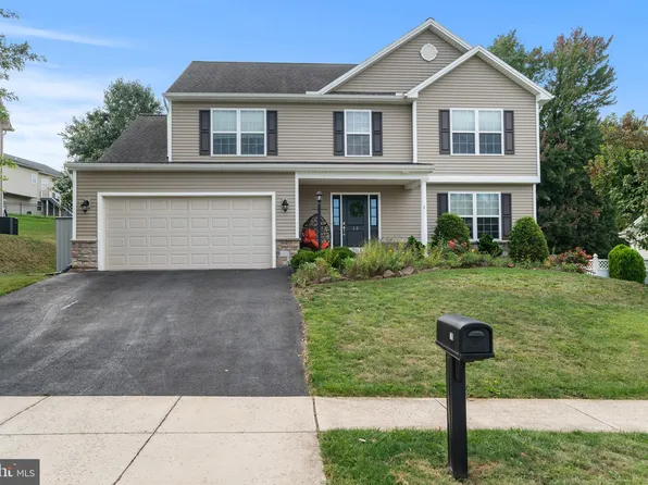 15 Winterberry Ln, Etters, PA 17319