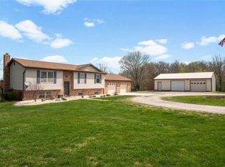 7311 Eastwind Dr, Godfrey, IL 62035