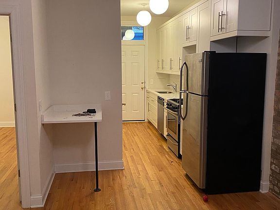 2nd image of 1449 N Bosworth Ave #1R